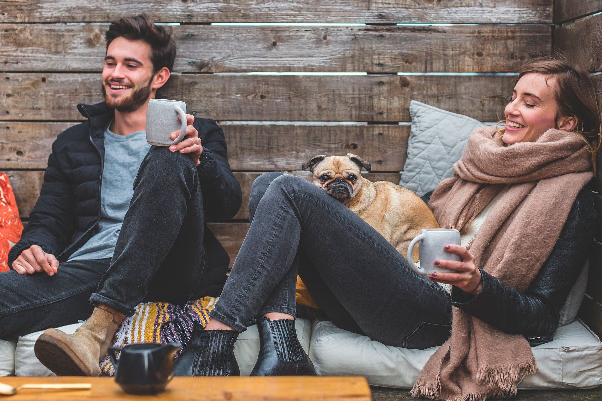 1200_family-with-pet